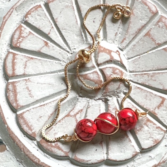 Alquimia Jewelry - Red Turquoise gold adjustable dainty cord chain bracelet/joy and success
